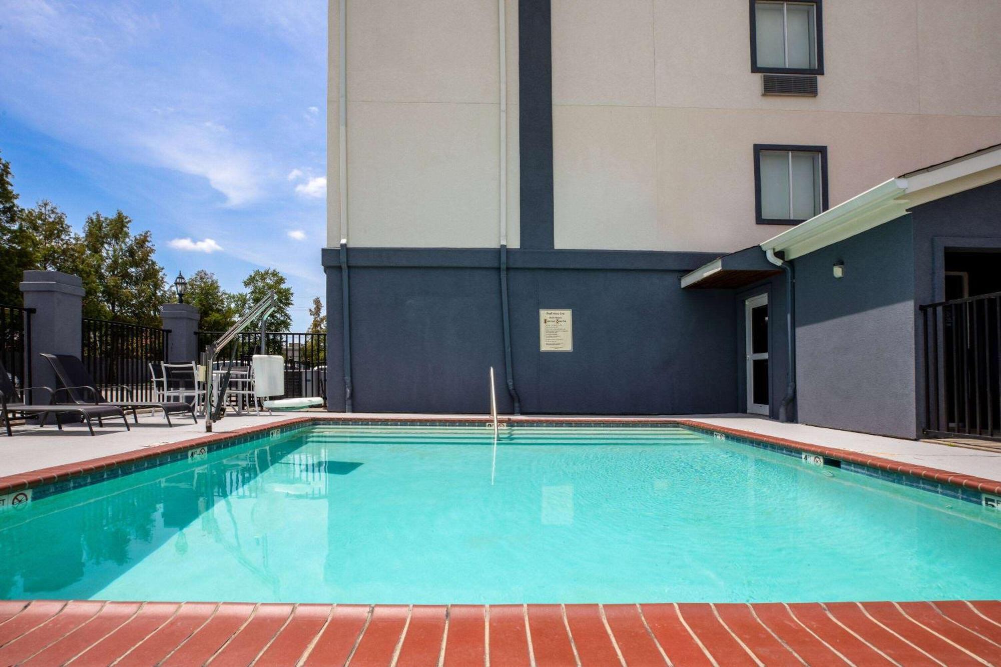 Days Inn By Wyndham Baton Rouge I-10 Prairieville Exteriör bild