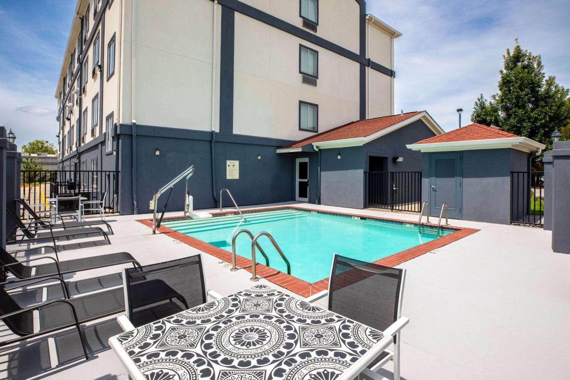 Days Inn By Wyndham Baton Rouge I-10 Prairieville Exteriör bild