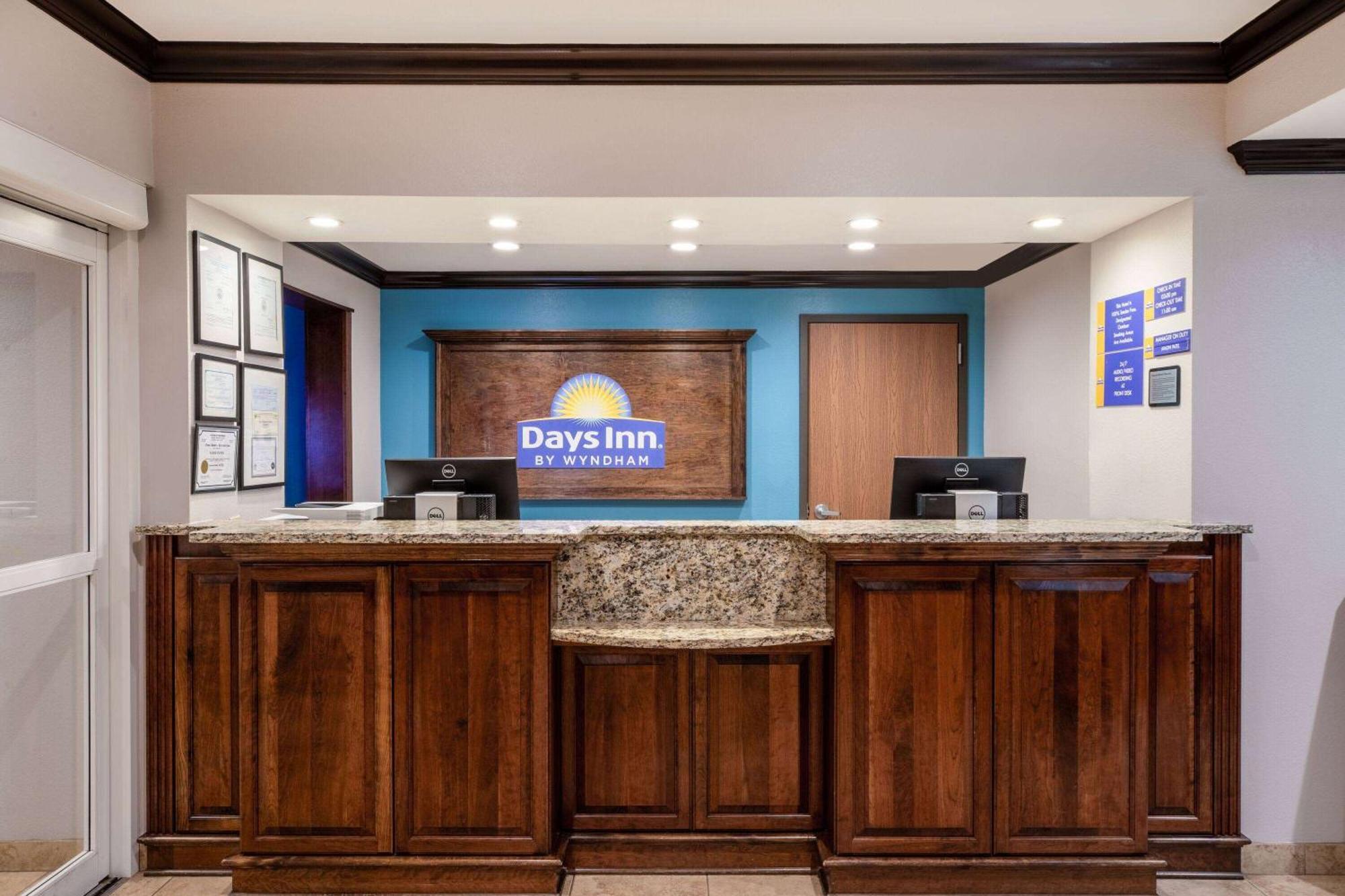 Days Inn By Wyndham Baton Rouge I-10 Prairieville Exteriör bild